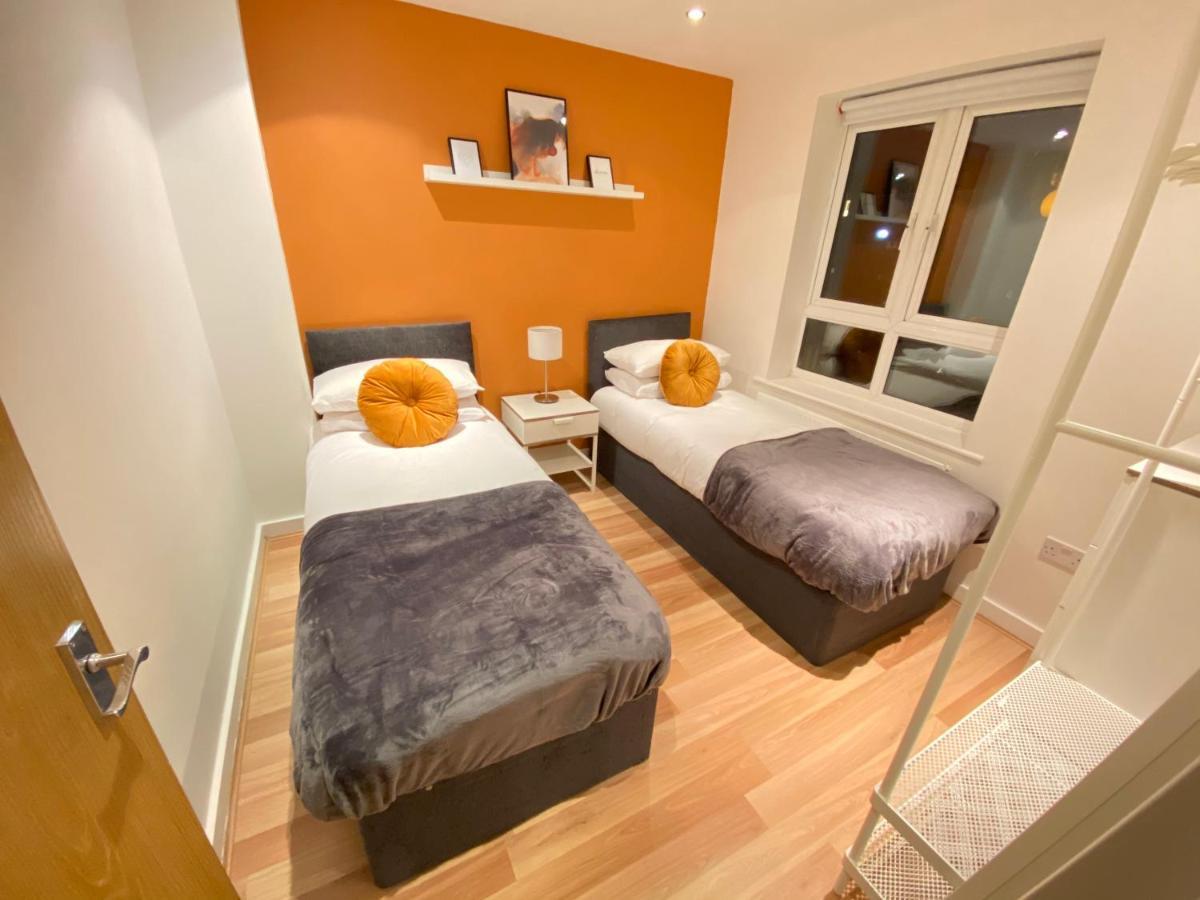 Large 5-Bed City Centre Townhouse With Secure Parking 曼彻斯特 外观 照片