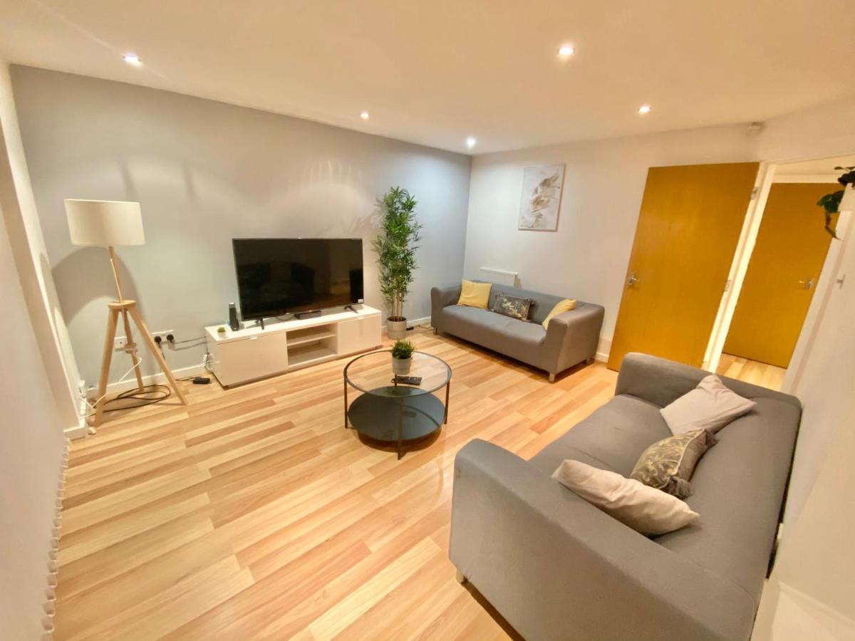 Large 5-Bed City Centre Townhouse With Secure Parking 曼彻斯特 外观 照片