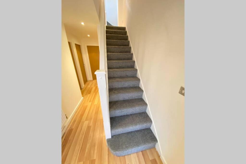 Large 5-Bed City Centre Townhouse With Secure Parking 曼彻斯特 外观 照片